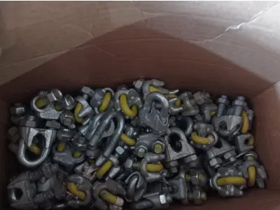 LOTE 297 - 01 LOTE COM VÁRIOS CLIPS PARA CABO DE AÇO 3/8”. (NO ESTADO) ATENÇÃO! FAZER A VISITAÇÃO ANTES DE ARREMATAR, NÃO SABEMOS SE FUNCIONA. LEILÃO NÃO TEM GARANTIA E NEM DEVOLUÇÃO, SUJEITO A POSSÍVEIS AVARIAS VISÍVEIS/OCULTAS E/OU AUSÊNCIA DE COMPONENTES.