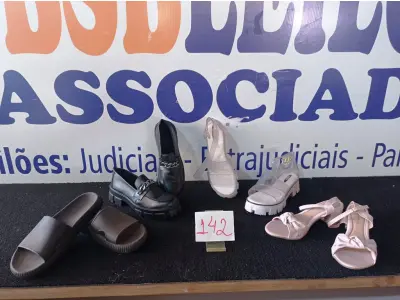LOTE 142 - 04 – PARES DE CALÇADOS FEMININO Nº 38 (NO ESTADO, NÃO SABEMOS SE FUNCIONA. LEILÃO NÃO TEM GARANTIA E NEM DEVOLUÇÃO, SUJEITO A POSSÍVEIS AVARIAS VISÍVEIS/OCULTAS E/OU AUSÊNCIA DE COMPONENTES)