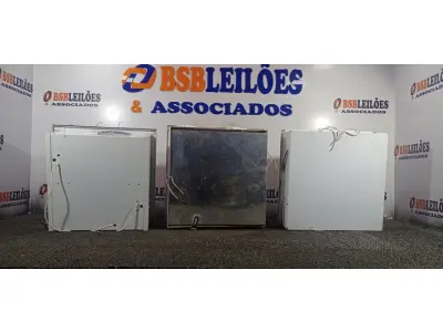 LOTE 142 - 03 LUMINÁRIAS DE EMBUTIR. (NO ESTADO) ATENÇÃO! FAZER A VISITAÇÃO ANTES DE ARREMATAR, NÃO SABEMOS SE FUNCIONA. LEILÃO NÃO TEM GARANTIA E NEM DEVOLUÇÃO, SUJEITO A POSSÍVEIS AVARIAS VISÍVEIS/OCULTAS E/OU AUSÊNCIA DE COMPONENTES.