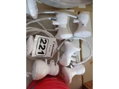 LOTE 221 - 07 CHUVEIROS MARCAS E MODELOS DIVERSOS. (NO ESTADO) ATENÇÃO! FAZER A VISITAÇÃO ANTES DE ARREMATAR, NÃO SABEMOS SE FUNCIONA. LEILÃO NÃO TEM GARANTIA E NEM DEVOLUÇÃO, SUJEITO A POSSÍVEIS AVARIAS VISÍVEIS/OCULTAS E/OU AUSÊNCIA DE COMPONENTES.