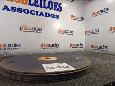 LOTE 240 - 05 DISCOS CLIPPERS: DIÂMETRO 18, ESPECIFICAÇÃO MR-822, RPM 3069. (NO ESTADO) ATENÇÃO! FAZER A VISITAÇÃO ANTES DE ARREMATAR, NÃO SABEMOS SE FUNCIONA. LEILÃO NÃO TEM GARANTIA E NEM DEVOLUÇÃO, SUJEITO A POSSÍVEIS AVARIAS VISÍVEIS/OCULTAS E/OU AUSÊNCIA DE COMPONENTES.