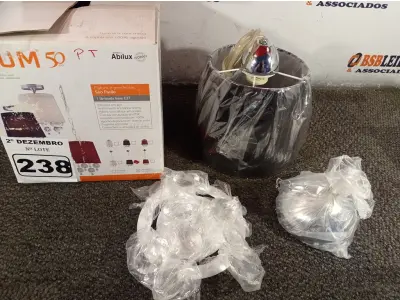 LOTE 238 - 01 LUMINÁRIA PENDENTE SÃO PAULO. (NO ESTADO) ATENÇÃO! FAZER A VISITAÇÃO ANTES DE ARREMATAR, NÃO SABEMOS SE FUNCIONA. LEILÃO NÃO TEM GARANTIA E NEM DEVOLUÇÃO, SUJEITO A POSSÍVEIS AVARIAS VISÍVEIS/OCULTAS E/OU AUSÊNCIA DE COMPONENTES.