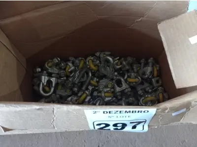 LOTE 297 - 01 LOTE COM VÁRIOS CLIPS PARA CABO DE AÇO 3/8”. (NO ESTADO) ATENÇÃO! FAZER A VISITAÇÃO ANTES DE ARREMATAR, NÃO SABEMOS SE FUNCIONA. LEILÃO NÃO TEM GARANTIA E NEM DEVOLUÇÃO, SUJEITO A POSSÍVEIS AVARIAS VISÍVEIS/OCULTAS E/OU AUSÊNCIA DE COMPONENTES.