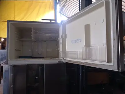 LOTE 323 - 01 GELADEIRA MARCA ELECTROLUX 220V. (NO ESTADO) ATENÇÃO! FAZER A VISITAÇÃO ANTES DE ARREMATAR, NÃO SABEMOS SE FUNCIONA. LEILÃO NÃO TEM GARANTIA E NEM DEVOLUÇÃO, SUJEITO A POSSÍVEIS AVARIAS VISÍVEIS/OCULTAS E/OU AUSÊNCIA DE COMPONENTES.