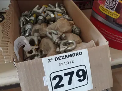 LOTE 279 - 01 LOTE COM VÁRIOS CLIPS PARA CABO DE AÇO 3/8”. (NO ESTADO) ATENÇÃO! FAZER A VISITAÇÃO ANTES DE ARREMATAR, NÃO SABEMOS SE FUNCIONA. LEILÃO NÃO TEM GARANTIA E NEM DEVOLUÇÃO, SUJEITO A POSSÍVEIS AVARIAS VISÍVEIS/OCULTAS E/OU AUSÊNCIA DE COMPONENTES.