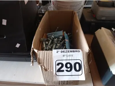 LOTE 290 - 01 LOTE COM VÁRIOS CHUMBADORES PARABOLT. (NO ESTADO) ATENÇÃO! FAZER A VISITAÇÃO ANTES DE ARREMATAR, NÃO SABEMOS SE FUNCIONA. LEILÃO NÃO TEM GARANTIA E NEM DEVOLUÇÃO, SUJEITO A POSSÍVEIS AVARIAS VISÍVEIS/OCULTAS E/OU AUSÊNCIA DE COMPONENTES.