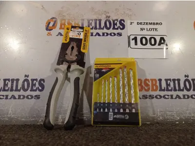 LOTE 100 - 01 KIT DE BROCAS E 01 ALICATE UNIVERSAL 8”. (NO ESTADO) ATENÇÃO! FAZER A VISITAÇÃO ANTES DE ARREMATAR, NÃO SABEMOS SE FUNCIONA. LEILÃO NÃO TEM GARANTIA E NEM DEVOLUÇÃO, SUJEITO A POSSÍVEIS AVARIAS VISÍVEIS/OCULTAS E/OU AUSÊNCIA DE COMPONENTES.