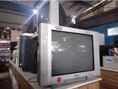 LOTE 123 - 03 TV’S DE TUBO MARCAS E MODELOS DIVERSOS. (NO ESTADO) ATENÇÃO! FAZER A VISITAÇÃO ANTES DE ARREMATAR, NÃO SABEMOS SE FUNCIONA. LEILÃO NÃO TEM GARANTIA E NEM DEVOLUÇÃO, SUJEITO A POSSÍVEIS AVARIAS VISÍVEIS/OCULTAS E/OU AUSÊNCIA DE COMPONENTES.