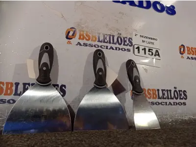LOTE 115 - 03 ESPÁTULAS. (NO ESTADO) ATENÇÃO! FAZER A VISITAÇÃO ANTES DE ARREMATAR, NÃO SABEMOS SE FUNCIONA. LEILÃO NÃO TEM GARANTIA E NEM DEVOLUÇÃO, SUJEITO A POSSÍVEIS AVARIAS VISÍVEIS/OCULTAS E/OU AUSÊNCIA DE COMPONENTES.