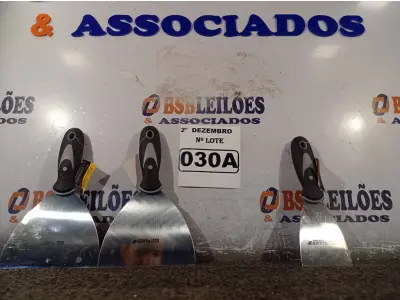 LOTE 030 - 03 ESPÁTULAS. (NO ESTADO) ATENÇÃO! FAZER A VISITAÇÃO ANTES DE ARREMATAR, NÃO SABEMOS SE FUNCIONA. LEILÃO NÃO TEM GARANTIA E NEM DEVOLUÇÃO, SUJEITO A POSSÍVEIS AVARIAS VISÍVEIS/OCULTAS E/OU AUSÊNCIA DE COMPONENTES.