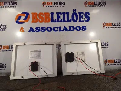 LOTE 387 - 02 PAINÉIS SOLARES 18V 10W.  (NO ESTADO) ATENÇÃO! FAZER A VISITAÇÃO ANTES DE ARREMATAR, NÃO SABEMOS SE FUNCIONA. LEILÃO NÃO TEM GARANTIA E NEM DEVOLUÇÃO, SUJEITO A POSSÍVEIS AVARIAS VISÍVEIS/OCULTAS E/OU AUSÊNCIA DE COMPONENTES.