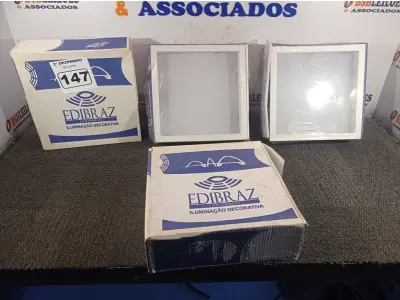 LOTE 147 - 04 LUMINÁRIAS DE EMBUTIR. (NO ESTADO) ATENÇÃO! FAZER A VISITAÇÃO ANTES DE ARREMATAR, NÃO SABEMOS SE FUNCIONA. LEILÃO NÃO TEM GARANTIA E NEM DEVOLUÇÃO, SUJEITO A POSSÍVEIS AVARIAS VISÍVEIS/OCULTAS E/OU AUSÊNCIA DE COMPONENTES.