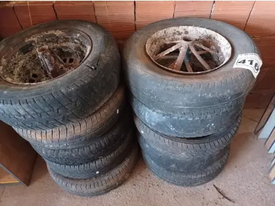 LOTE 416 - 12 RODAS PARA BETONEIRA. (NO ESTADO) ATENÇÃO! FAZER A VISITAÇÃO ANTES DE ARREMATAR, NÃO SABEMOS SE FUNCIONA. LEILÃO NÃO TEM GARANTIA E NEM DEVOLUÇÃO, SUJEITO A POSSÍVEIS AVARIAS VISÍVEIS/OCULTAS E/OU AUSÊNCIA DE COMPONENTES.