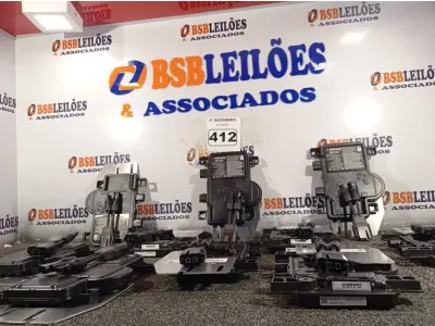 LOTE 412 - 10 MICRO INVERSORES ENPHASE IQ7AM-72-2-US. (NO ESTADO) ATENÇÃO! FAZER A VISITAÇÃO ANTES DE ARREMATAR, NÃO SABEMOS SE FUNCIONA. LEILÃO NÃO TEM GARANTIA E NEM DEVOLUÇÃO, SUJEITO A POSSÍVEIS AVARIAS VISÍVEIS/OCULTAS E/OU AUSÊNCIA DE COMPONENTES.