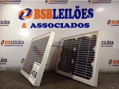 LOTE 458 - 02 PAINÉIS SOLARES 18V 10W.  (NO ESTADO) ATENÇÃO! FAZER A VISITAÇÃO ANTES DE ARREMATAR, NÃO SABEMOS SE FUNCIONA. LEILÃO NÃO TEM GARANTIA E NEM DEVOLUÇÃO, SUJEITO A POSSÍVEIS AVARIAS VISÍVEIS/OCULTAS E/OU AUSÊNCIA DE COMPONENTES.