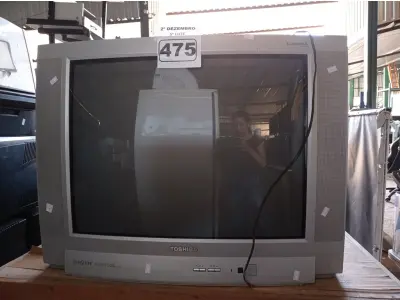 LOTE 475 - 01 TV DE TUBO MARCA TOSHIBA. (NO ESTADO) ATENÇÃO! FAZER A VISITAÇÃO ANTES DE ARREMATAR, NÃO SABEMOS SE FUNCIONA. LEILÃO NÃO TEM GARANTIA E NEM DEVOLUÇÃO, SUJEITO A POSSÍVEIS AVARIAS VISÍVEIS/OCULTAS E/OU AUSÊNCIA DE COMPONENTES.