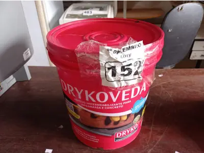 LOTE 152 - 01 BALDE DRYKOVEDA, ADIVITIVO IMPERMEABILIZANTE PARA ARGAMASSA E CONCRETO 18L (NO ESTADO) ATENÇÃO! FAZER A VISITAÇÃO ANTES DE ARREMATAR, NÃO SABEMOS SE FUNCIONA. LEILÃO NÃO TEM GARANTIA E NEM DEVOLUÇÃO, SUJEITO A POSSÍVEIS AVARIAS VISÍVEIS/OCULTAS E/OU AUSÊNCIA DE COMPONENTES.