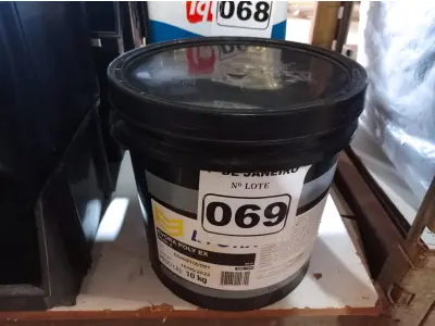 LOTE 069 - 01 BALDE DE GRAXA EVORA POLY EX 10KG. (NO ESTADO) ATENÇÃO! FAZER A VISITAÇÃO ANTES DE ARREMATAR, NÃO SABEMOS SE FUNCIONA. LEILÃO NÃO TEM GARANTIA E NEM DEVOLUÇÃO, SUJEITO A POSSÍVEIS AVARIAS VISÍVEIS/OCULTAS E/OU AUSÊNCIA DE COMPONENTES.
