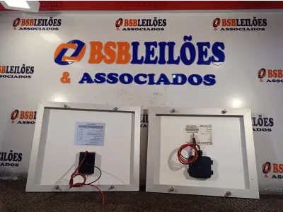 LOTE 024 - 02 PAINÉIS SOLARES 18V 10W. (NO ESTADO) ATENÇÃO! FAZER A VISITAÇÃO ANTES DE ARREMATAR, NÃO SABEMOS SE FUNCIONA. LEILÃO NÃO TEM GARANTIA E NEM DEVOLUÇÃO, SUJEITO A POSSÍVEIS AVARIAS VISÍVEIS/OCULTAS E/OU AUSÊNCIA DE COMPONENTES.