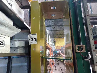 LOTE 131 - 01 EXPOSITOR EM FIBRA DE VIDRO. (NO ESTADO) ATENÇÃO! FAZER A VISITAÇÃO ANTES DE ARREMATAR, NÃO SABEMOS SE FUNCIONA. LEILÃO NÃO TEM GARANTIA E NEM DEVOLUÇÃO, SUJEITO A POSSÍVEIS AVARIAS VISÍVEIS/OCULTAS E/OU AUSÊNCIA DE COMPONENTES.