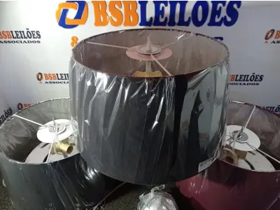 LOTE 168 - 03 LUMINÁRIAS PENDENTE SÃO PAULO. (NO ESTADO) ATENÇÃO! FAZER A VISITAÇÃO ANTES DE ARREMATAR, NÃO SABEMOS SE FUNCIONA. LEILÃO NÃO TEM GARANTIA E NEM DEVOLUÇÃO, SUJEITO A POSSÍVEIS AVARIAS VISÍVEIS/OCULTAS E/OU AUSÊNCIA DE COMPONENTES.