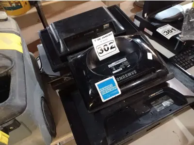 LOTE 302 - 08 MONITORES MARCAS E MODELOS DIVERSOS PARA RETIRADA DE PEÇAS. (NO ESTADO) ATENÇÃO! FAZER A VISITAÇÃO ANTES DE ARREMATAR, NÃO SABEMOS SE FUNCIONA. LEILÃO NÃO TEM GARANTIA E NEM DEVOLUÇÃO, SUJEITO A POSSÍVEIS AVARIAS VISÍVEIS/OCULTAS E/OU AUSÊNCIA DE COMPONENTES.