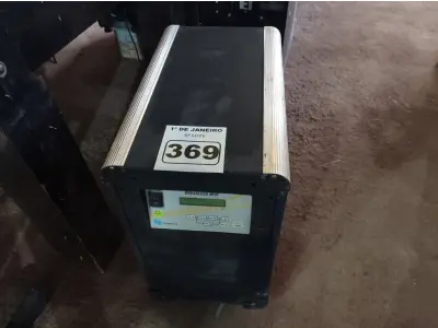 LOTE 369 - 01 NOBREAK 7.5KVA. (NO ESTADO) ATENÇÃO! FAZER A VISITAÇÃO ANTES DE ARREMATAR, NÃO SABEMOS SE FUNCIONA. LEILÃO NÃO TEM GARANTIA E NEM DEVOLUÇÃO, SUJEITO A POSSÍVEIS AVARIAS VISÍVEIS/OCULTAS E/OU AUSÊNCIA DE COMPONENTES.