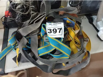 LOTE 397 - 05 CINTOS DE SEGURANÇA NO TRABALHO. (NO ESTADO) ATENÇÃO! FAZER A VISITAÇÃO ANTES DE ARREMATAR, NÃO SABEMOS SE FUNCIONA. LEILÃO NÃO TEM GARANTIA E NEM DEVOLUÇÃO, SUJEITO A POSSÍVEIS AVARIAS VISÍVEIS/OCULTAS E/OU AUSÊNCIA DE COMPONENTES.