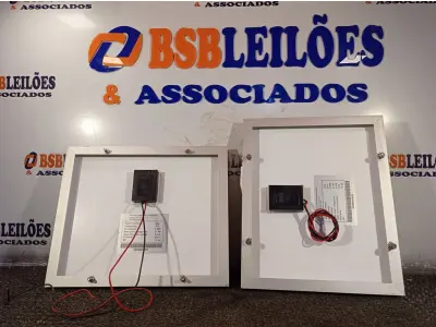 LOTE 321 - 02 PAINÉIS SOLARES 18V 10W. (NO ESTADO) ATENÇÃO! FAZER A VISITAÇÃO ANTES DE ARREMATAR, NÃO SABEMOS SE FUNCIONA. LEILÃO NÃO TEM GARANTIA E NEM DEVOLUÇÃO, SUJEITO A POSSÍVEIS AVARIAS VISÍVEIS/OCULTAS E/OU AUSÊNCIA DE COMPONENTES.