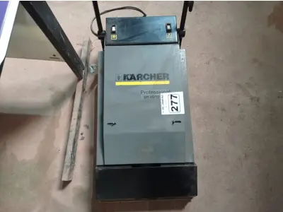 LOTE 277 - 01 LIMPADOR DE ESCADAS PROFISSIONAL MARCA KARCHER BR 45/10. (NO ESTADO) ATENÇÃO! FAZER A VISITAÇÃO ANTES DE ARREMATAR, NÃO SABEMOS SE FUNCIONA. LEILÃO NÃO TEM GARANTIA E NEM DEVOLUÇÃO, SUJEITO A POSSÍVEIS AVARIAS VISÍVEIS/OCULTAS E/OU AUSÊNCIA DE COMPONENTES.