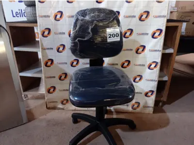 LOTE 200 - 01 CADEIRA DE ESCRITÓRIO COM BASE GIRATÓRIA. (NO ESTADO) ATENÇÃO! FAZER A VISITAÇÃO ANTES DE ARREMATAR, NÃO SABEMOS SE FUNCIONA. LEILÃO NÃO TEM GARANTIA E NEM DEVOLUÇÃO, SUJEITO A POSSÍVEIS AVARIAS VISÍVEIS/OCULTAS E/OU AUSÊNCIA DE COMPONENTES.