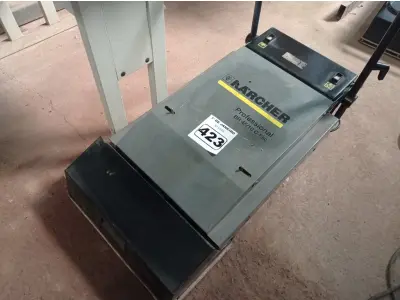 LOTE 423 - 01 LIMPADOR DE ESCADAS PROFISSIONAL MARCA KARCHER BR 45/10. (NO ESTADO) ATENÇÃO! FAZER A VISITAÇÃO ANTES DE ARREMATAR, NÃO SABEMOS SE FUNCIONA. LEILÃO NÃO TEM GARANTIA E NEM DEVOLUÇÃO, SUJEITO A POSSÍVEIS AVARIAS VISÍVEIS/OCULTAS E/OU AUSÊNCIA DE COMPONENTES.