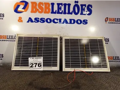LOTE 276 - 02 PAINÉIS SOLARES 18V 10W. (NO ESTADO) ATENÇÃO! FAZER A VISITAÇÃO ANTES DE ARREMATAR, NÃO SABEMOS SE FUNCIONA. LEILÃO NÃO TEM GARANTIA E NEM DEVOLUÇÃO, SUJEITO A POSSÍVEIS AVARIAS VISÍVEIS/OCULTAS E/OU AUSÊNCIA DE COMPONENTES.
