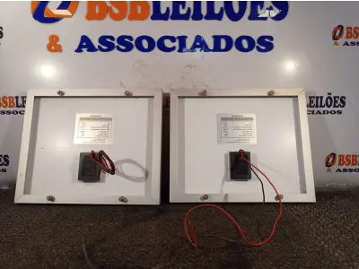 LOTE 276 - 02 PAINÉIS SOLARES 18V 10W. (NO ESTADO) ATENÇÃO! FAZER A VISITAÇÃO ANTES DE ARREMATAR, NÃO SABEMOS SE FUNCIONA. LEILÃO NÃO TEM GARANTIA E NEM DEVOLUÇÃO, SUJEITO A POSSÍVEIS AVARIAS VISÍVEIS/OCULTAS E/OU AUSÊNCIA DE COMPONENTES.