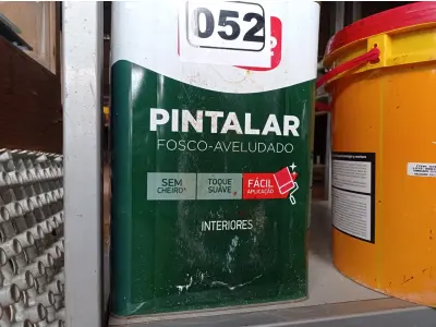 LOTE 052 - 01 LATA DE TINTA IQUINE PINTALAR FOSCO AVELUDADO 18L VERDE PISCINA. (NO ESTADO) ATENÇÃO! FAZER A VISITAÇÃO ANTES DE ARREMATAR, NÃO SABEMOS SE FUNCIONA. LEILÃO NÃO TEM GARANTIA E NEM DEVOLUÇÃO, SUJEITO A POSSÍVEIS AVARIAS VISÍVEIS/OCULTAS E/OU AUSÊNCIA DE COMPONENTES.