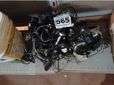 LOTE 565 - 01 LOTE COM VÁRIOS LEITORES DE CÓDIGO DE BARRAS MARCAS E MODELOS DIVERSOS. (NO ESTADO) ATENÇÃO! FAZER A VISITAÇÃO ANTES DE ARREMATAR, NÃO SABEMOS SE FUNCIONA. LEILÃO NÃO TEM GARANTIA E NEM DEVOLUÇÃO, SUJEITO A POSSÍVEIS AVARIAS VISÍVEIS/OCULTAS E/OU AUSÊNCIA DE COMPONENTES.