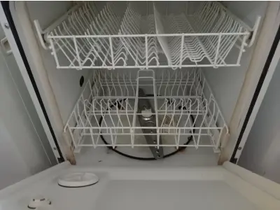 LOTE 461 - 01 LAVA LOUÇAS MARCA BRASTEMP. (NO ESTADO) ATENÇÃO! FAZER A VISITAÇÃO ANTES DE ARREMATAR, NÃO SABEMOS SE FUNCIONA. LEILÃO NÃO TEM GARANTIA E NEM DEVOLUÇÃO, SUJEITO A POSSÍVEIS AVARIAS VISÍVEIS/OCULTAS E/OU AUSÊNCIA DE COMPONENTES.