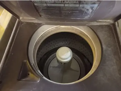 LOTE 474 - 01 MÁQUINA DE LAVAR ROUPAS MARCA BRASTEMP. (NO ESTADO) ATENÇÃO! FAZER A VISITAÇÃO ANTES DE ARREMATAR, NÃO SABEMOS SE FUNCIONA. LEILÃO NÃO TEM GARANTIA E NEM DEVOLUÇÃO, SUJEITO A POSSÍVEIS AVARIAS VISÍVEIS/OCULTAS E/OU AUSÊNCIA DE COMPONENTES.