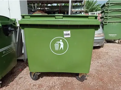LOTE 512 - 01 CONTÊINER HDPE EN840 660L.  (NO ESTADO) ATENÇÃO! FAZER A VISITAÇÃO ANTES DE ARREMATAR, NÃO SABEMOS SE FUNCIONA. LEILÃO NÃO TEM GARANTIA E NEM DEVOLUÇÃO, SUJEITO A POSSÍVEIS AVARIAS VISÍVEIS/OCULTAS E/OU AUSÊNCIA DE COMPONENTES.