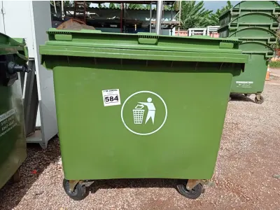 LOTE 510 - 01 CONTÊINER HDPE EN840 660L.  (NO ESTADO) ATENÇÃO! FAZER A VISITAÇÃO ANTES DE ARREMATAR, NÃO SABEMOS SE FUNCIONA. LEILÃO NÃO TEM GARANTIA E NEM DEVOLUÇÃO, SUJEITO A POSSÍVEIS AVARIAS VISÍVEIS/OCULTAS E/OU AUSÊNCIA DE COMPONENTES.