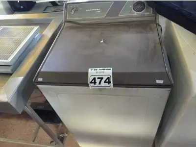 LOTE 474 - 01 MÁQUINA DE LAVAR ROUPAS MARCA BRASTEMP. (NO ESTADO) ATENÇÃO! FAZER A VISITAÇÃO ANTES DE ARREMATAR, NÃO SABEMOS SE FUNCIONA. LEILÃO NÃO TEM GARANTIA E NEM DEVOLUÇÃO, SUJEITO A POSSÍVEIS AVARIAS VISÍVEIS/OCULTAS E/OU AUSÊNCIA DE COMPONENTES.