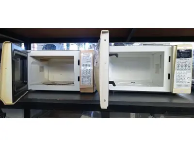 LOTE 507 - 02 MICRO-ONDAS MARCAS E MODELOS DIVERSOS. (NO ESTADO) ATENÇÃO! FAZER A VISITAÇÃO ANTES DE ARREMATAR, NÃO SABEMOS SE FUNCIONA. LEILÃO NÃO TEM GARANTIA E NEM DEVOLUÇÃO, SUJEITO A POSSÍVEIS AVARIAS VISÍVEIS/OCULTAS E/OU AUSÊNCIA DE COMPONENTES.
