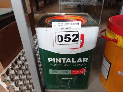 LOTE 052 - 01 LATA DE TINTA IQUINE PINTALAR FOSCO AVELUDADO 18L VERDE PISCINA. (NO ESTADO) ATENÇÃO! FAZER A VISITAÇÃO ANTES DE ARREMATAR, NÃO SABEMOS SE FUNCIONA. LEILÃO NÃO TEM GARANTIA E NEM DEVOLUÇÃO, SUJEITO A POSSÍVEIS AVARIAS VISÍVEIS/OCULTAS E/OU AUSÊNCIA DE COMPONENTES.