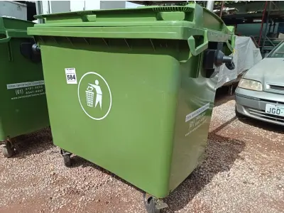 LOTE 510 - 01 CONTÊINER HDPE EN840 660L.  (NO ESTADO) ATENÇÃO! FAZER A VISITAÇÃO ANTES DE ARREMATAR, NÃO SABEMOS SE FUNCIONA. LEILÃO NÃO TEM GARANTIA E NEM DEVOLUÇÃO, SUJEITO A POSSÍVEIS AVARIAS VISÍVEIS/OCULTAS E/OU AUSÊNCIA DE COMPONENTES.