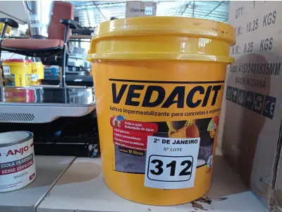 LOTE 312 - 01 BALDE DE VEDACIT, ADITIVO IMPERMEABILIZANTE PARA CONCRETOS E ARGAMASSAS 18L. (NO ESTADO) ATENÇÃO! FAZER A VISITAÇÃO ANTES DE ARREMATAR, NÃO SABEMOS SE FUNCIONA. LEILÃO NÃO TEM GARANTIA E NEM DEVOLUÇÃO, SUJEITO A POSSÍVEIS AVARIAS VISÍVEIS/OCULTAS E/OU AUSÊNCIA DE COMPONENTES.
