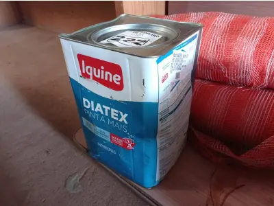 LOTE 222 - 01 LATA DE TINTA IQUINE DIATEX PINTA MAIS 18L FOSCO BASE “P”. (NO ESTADO) ATENÇÃO! FAZER A VISITAÇÃO ANTES DE ARREMATAR, NÃO SABEMOS SE FUNCIONA. LEILÃO NÃO TEM GARANTIA E NEM DEVOLUÇÃO, SUJEITO A POSSÍVEIS AVARIAS VISÍVEIS/OCULTAS E/OU AUSÊNCIA DE COMPONENTES.