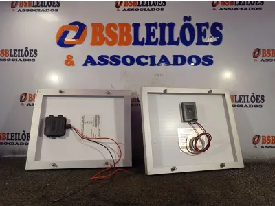 LOTE 302 - 02 PAINÉIS SOLARES 18V 10W.  (NO ESTADO) ATENÇÃO! FAZER A VISITAÇÃO ANTES DE ARREMATAR, NÃO SABEMOS SE FUNCIONA. LEILÃO NÃO TEM GARANTIA E NEM DEVOLUÇÃO, SUJEITO A POSSÍVEIS AVARIAS VISÍVEIS/OCULTAS E/OU AUSÊNCIA DE COMPONENTES.