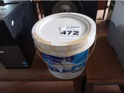 LOTE 472 - 01 BALDE DE MASSA ACRÍLICA STAR VINIL TOK PVA 16L. (NO ESTADO) ATENÇÃO! FAZER A VISITAÇÃO ANTES DE ARREMATAR, NÃO SABEMOS SE FUNCIONA. LEILÃO NÃO TEM GARANTIA E NEM DEVOLUÇÃO, SUJEITO A POSSÍVEIS AVARIAS VISÍVEIS/OCULTAS E/OU AUSÊNCIA DE COMPONENTES.