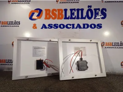 LOTE 359 - 02 PAINÉIS SOLARES 18V 10W.  (NO ESTADO) ATENÇÃO! FAZER A VISITAÇÃO ANTES DE ARREMATAR, NÃO SABEMOS SE FUNCIONA. LEILÃO NÃO TEM GARANTIA E NEM DEVOLUÇÃO, SUJEITO A POSSÍVEIS AVARIAS VISÍVEIS/OCULTAS E/OU AUSÊNCIA DE COMPONENTES.