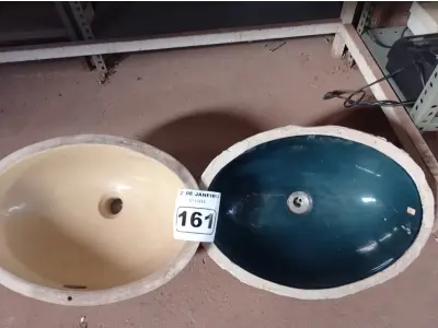 LOTE 161 - 02 CUBAS PARA BANHEIRO. (NO ESTADO) ATENÇÃO! FAZER A VISITAÇÃO ANTES DE ARREMATAR, NÃO SABEMOS SE FUNCIONA. LEILÃO NÃO TEM GARANTIA E NEM DEVOLUÇÃO, SUJEITO A POSSÍVEIS AVARIAS VISÍVEIS/OCULTAS E/OU AUSÊNCIA DE COMPONENTES.